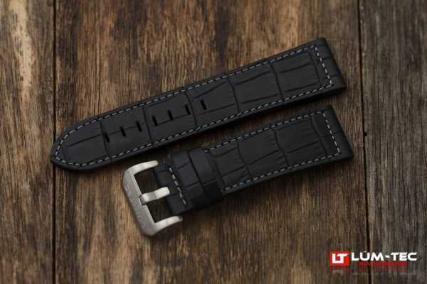 Croc style strap with grey stitching